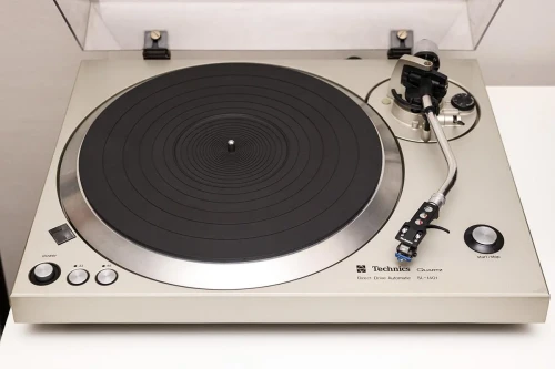 technics-sl-1401-needs-some-love-v0-n4b6ray6eefa1.webp